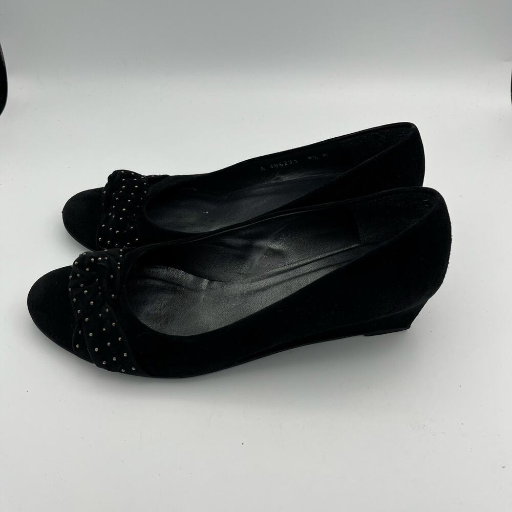 Stuart Weitzman Women's Black Suede Closed Toe Wedge Pumps Size 8 1/2 M - Picture 3 of 10